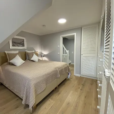 Semesterbostad Haus Oscar In